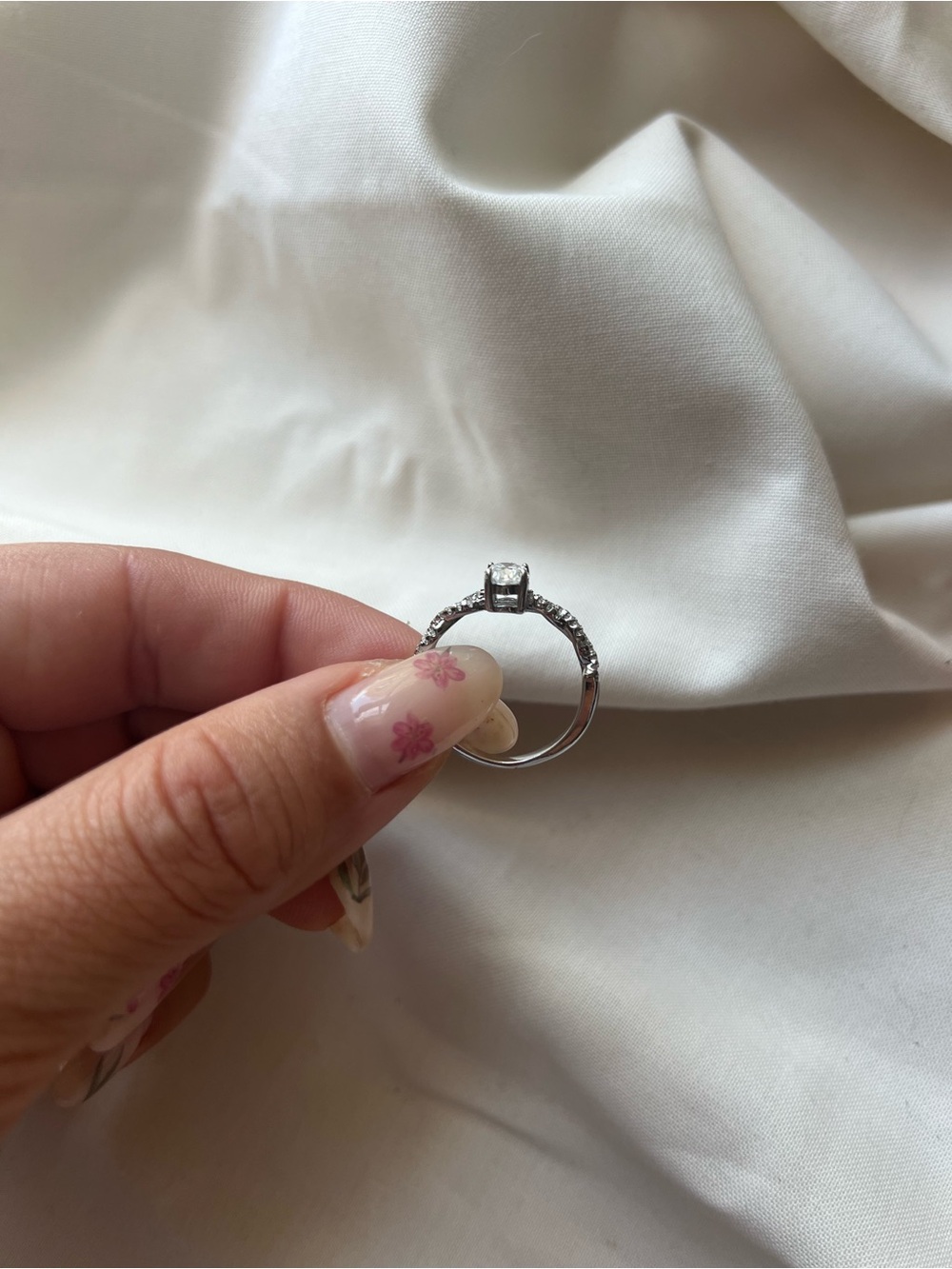 Oval diamond ring - Picture 4 of 8